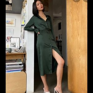 Aritzia Babaton Amory dress in Scarab NWOT